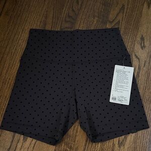 Lululemon Align™ High-Rise Short
6" Flocked Polka Dot
